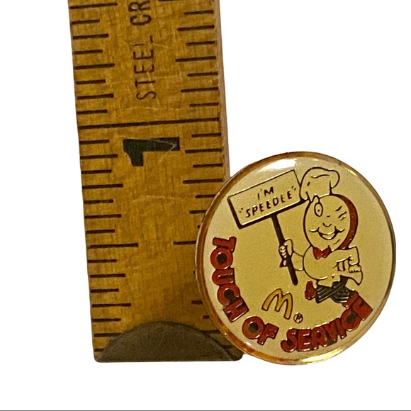 Sold//Vintage McDonalds Touch Of Service Pinback , 1980’s, McDonalds Memorabilia - Picture 4 of 4